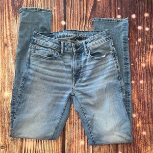 *LIKE NEW* Men’s American Eagle Airflex+ Slim Jeans 28x32